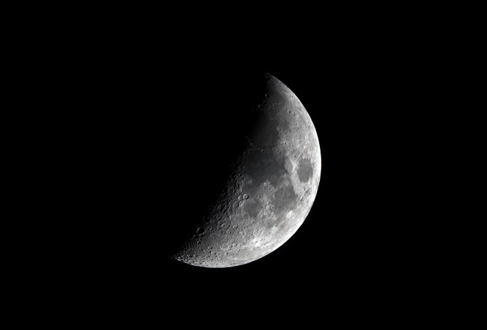 Moon_214622_AS_p75_g4_ap9